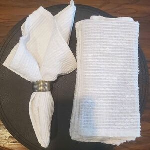 Elegant White Textured Napkin Set